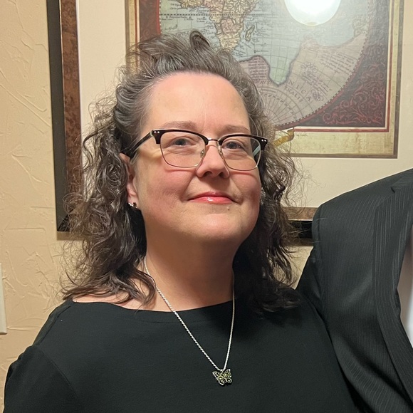 Meet your Posher, Gigi - Picture 1 of 1